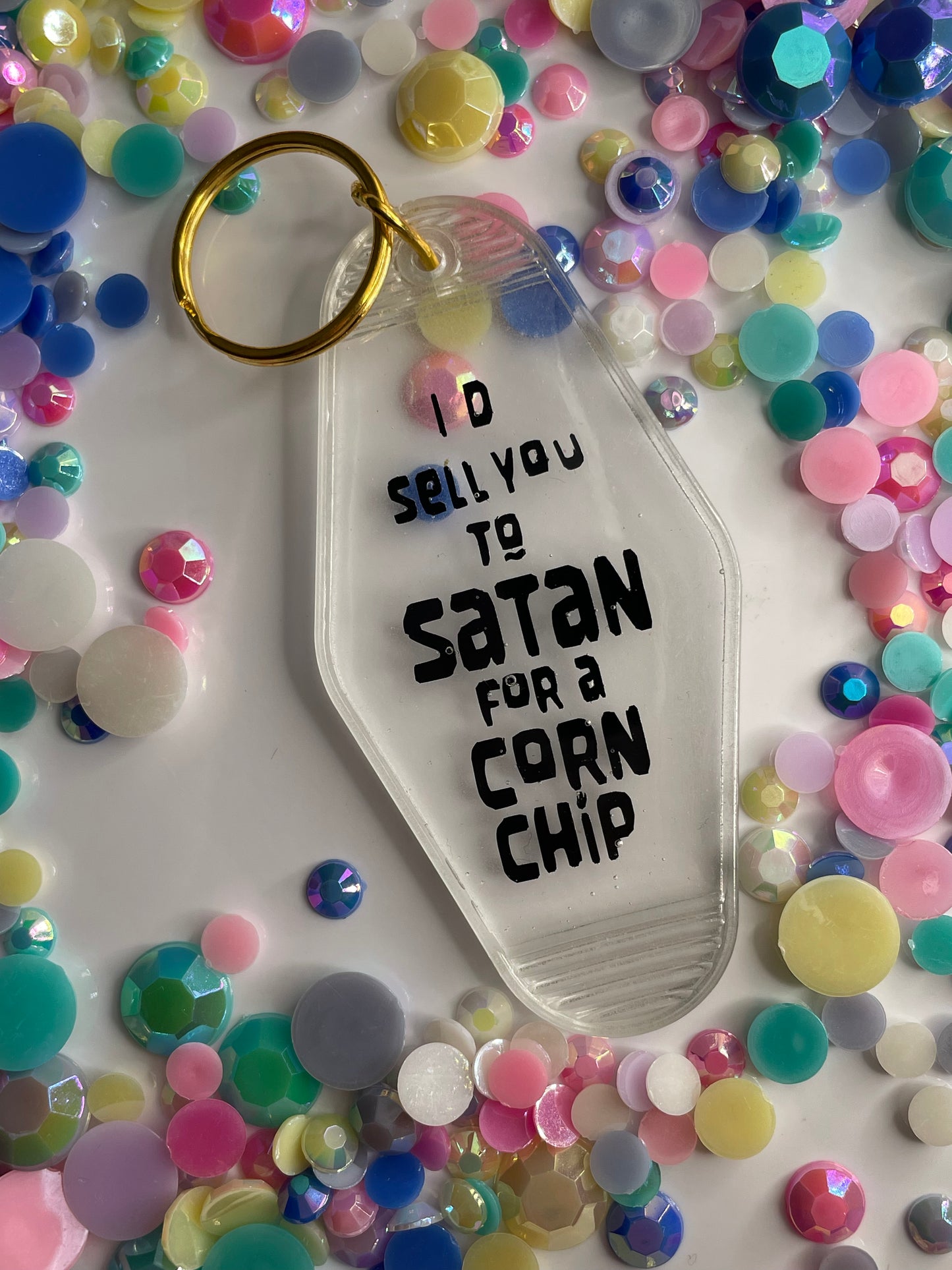 I’d sell you to Satan for a corn chip Retro Motel Keychain